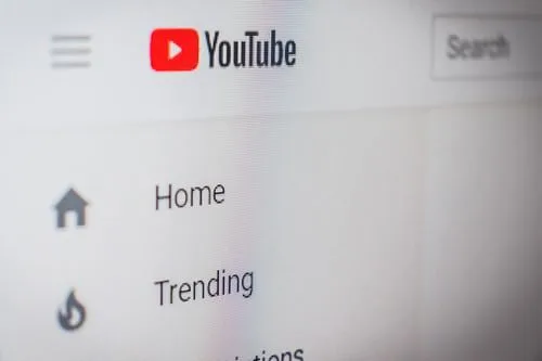 Çocuk ve Gençlik Edebiyatında “Anlatıcılıktan Youtuberlığa” Bir Dönüşümün Kıyısında